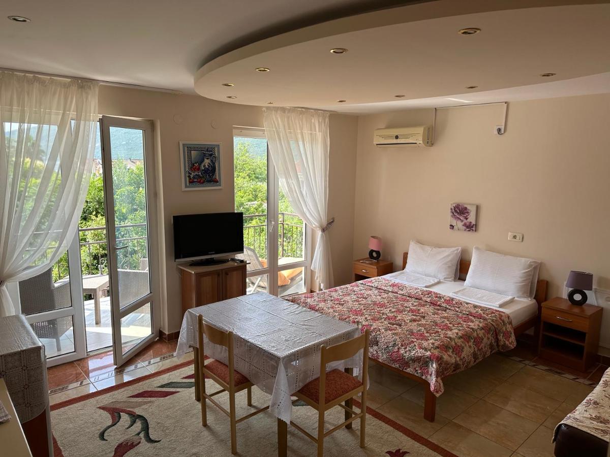 Villa Alla Bed And Breakfast Herceg Novi Exterior photo